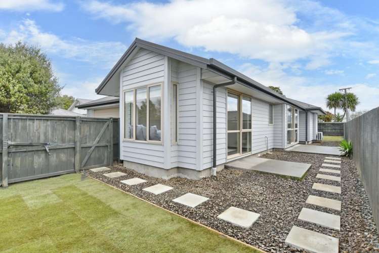 95 Gayhurst Road Dallington_23