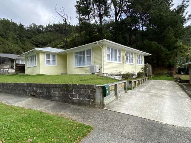 3 Bedroom plus Study in Stokes Valley
