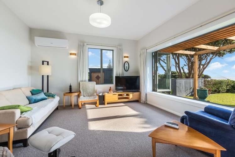 137 Wellington Road Paekakariki_3