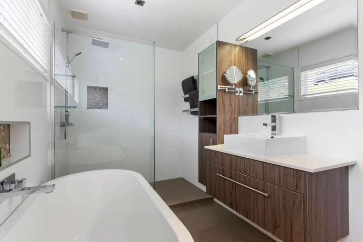 1104 Whangaparaoa Road Tindalls Beach_11