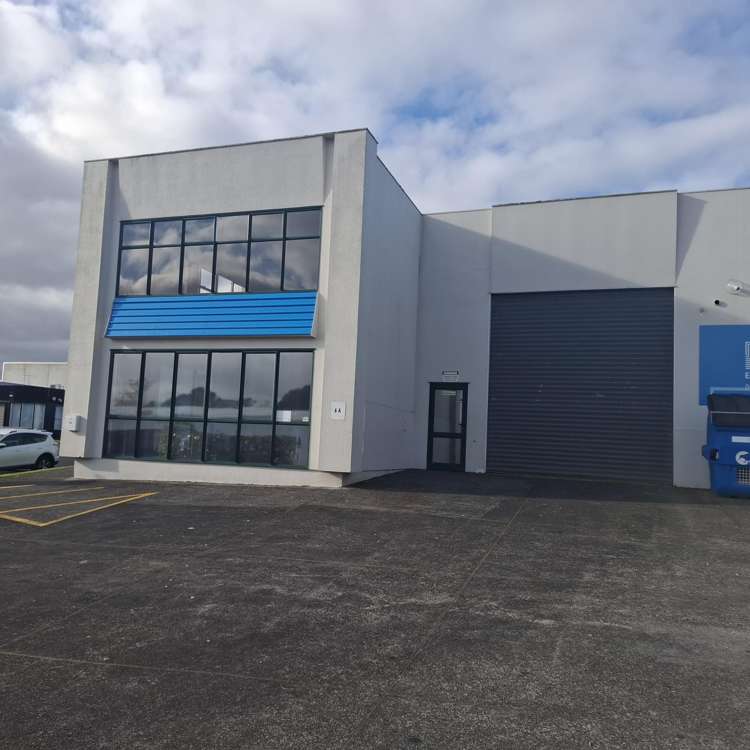 Unit A, 6 Westech Place Kelston_8