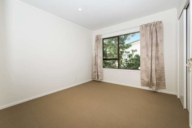 9 Castaing Crescent Te Atatu South_9