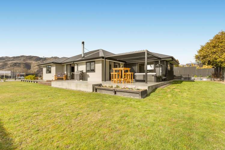 69 Wallis Drive_1