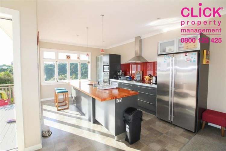 18 Castlewood Road Company Bay_11