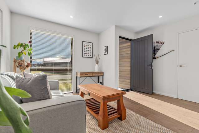 97 Burdon Loop Lake Hawea_2