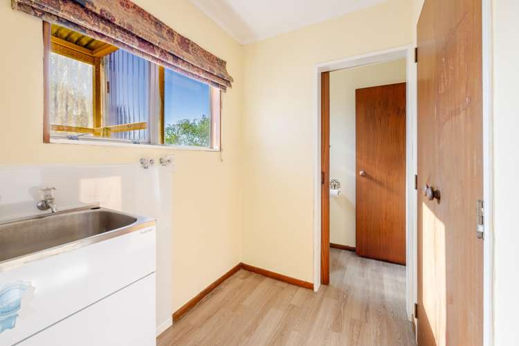12 Lake Street Takapau_11