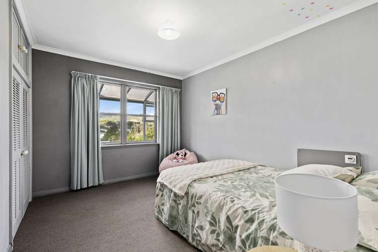 15a Romney Square Tawa_9