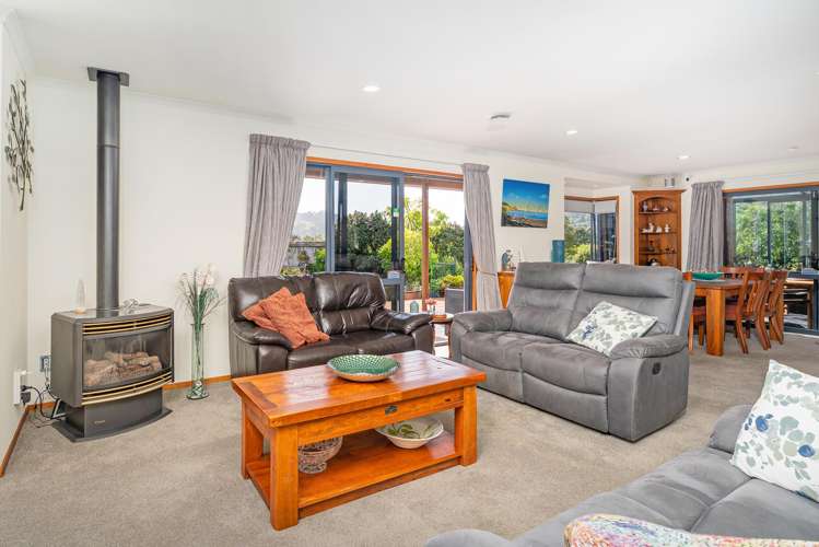15 Martin Place Cooks Beach_9