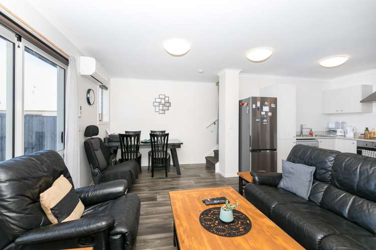 19 Chiefs Court Hamilton East_4