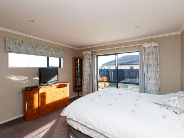 176 Pacific Drive Fitzherbert_8