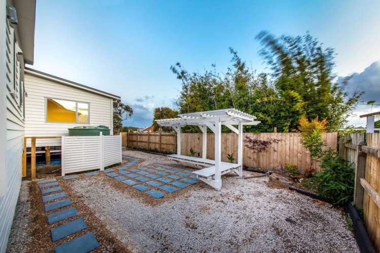 18 Lorraine Avenue Mount Albert_1