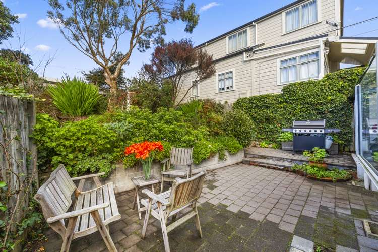 1 Pitarua Street Thorndon_12