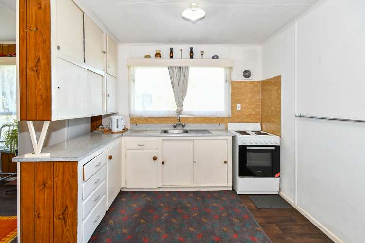 11 Doughty Place Otara_5