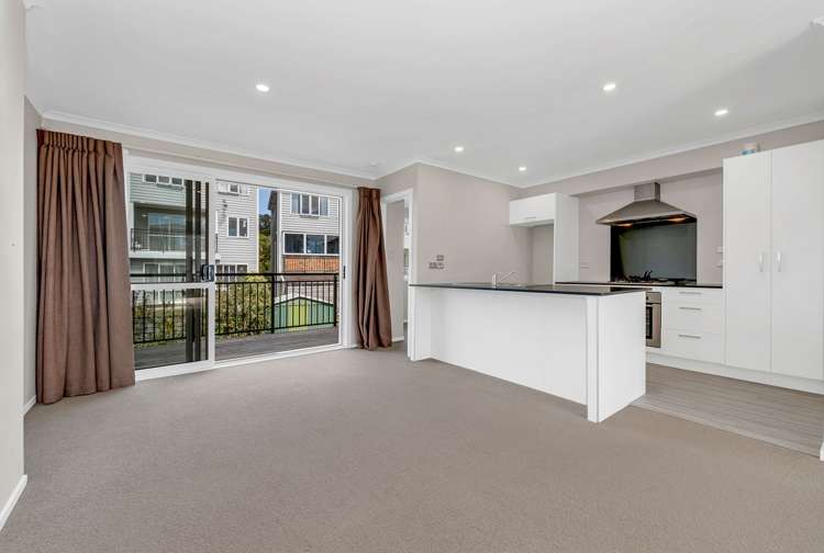 6 Panakenake Way Flat Bush_10