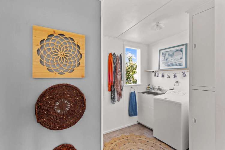 1013 Willowpark Road North Mayfair_12