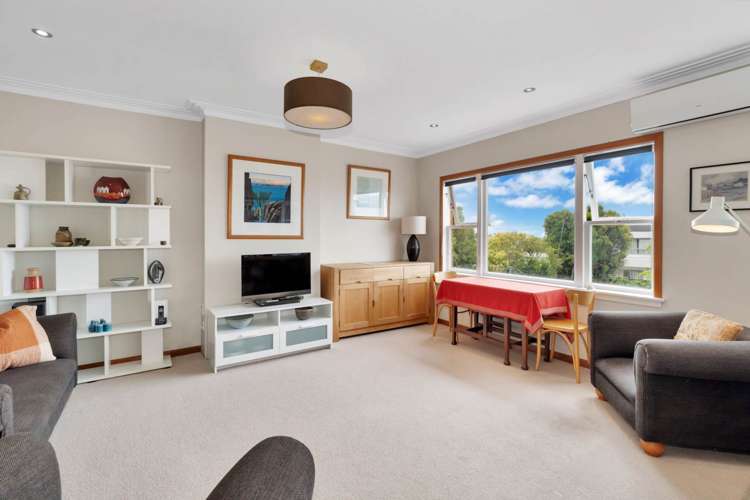 2/93 East Coast Road Castor Bay_5