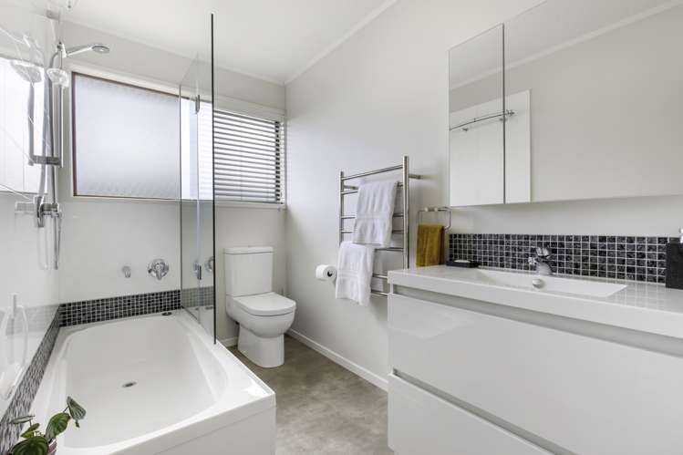 24 Adam Sunde Place Glen Eden_14