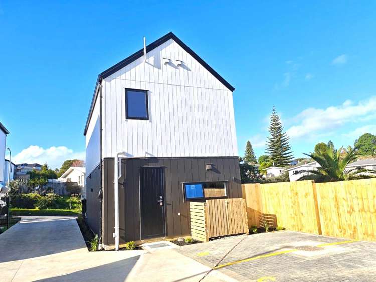 Lot 2/6 Rosina Place Pakuranga Heights_13