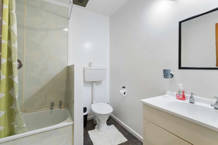 33 Larch Hill Place Queenstown_24