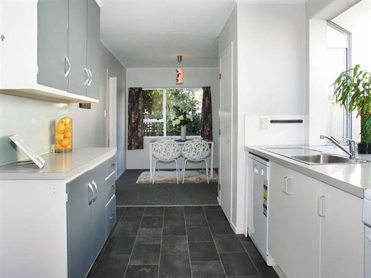 2 Pascoe Avenue Paremata_7