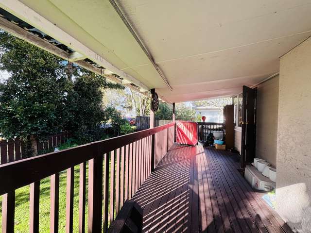 1/10 Chartwell Ave Glenfield_2