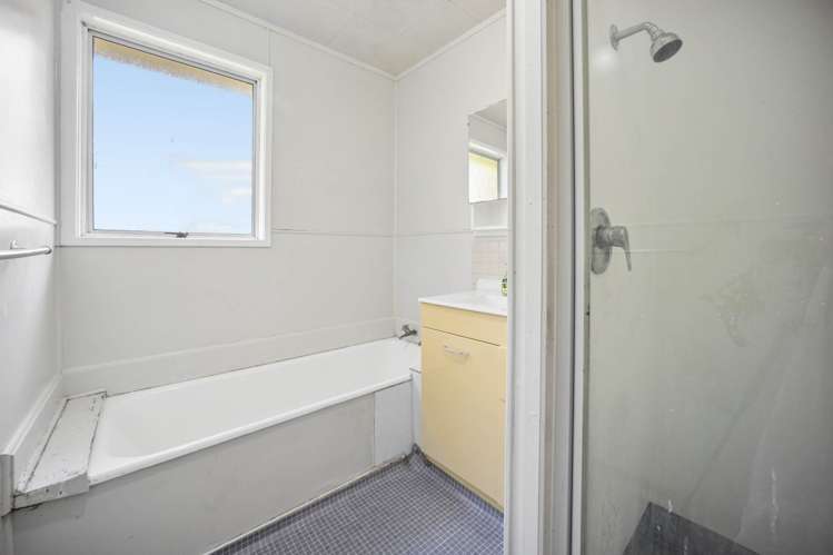 18 Zingaro Place Massey_13