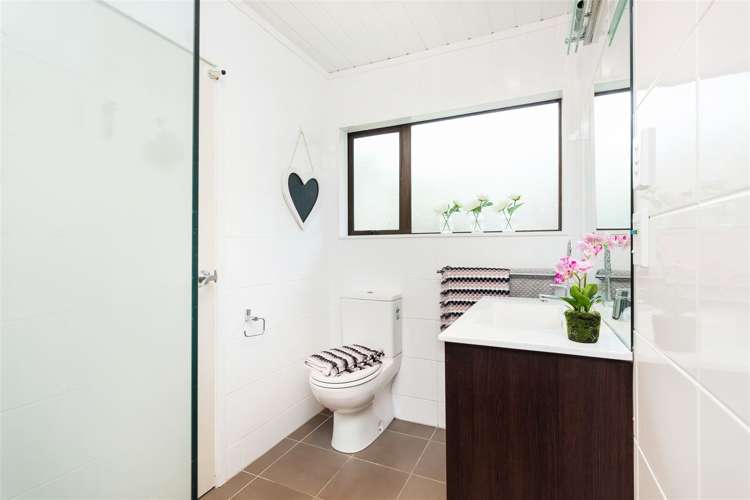 88 Daffodil Street Titirangi_13