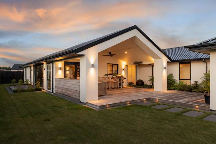 56 Carnaveron Drive_0