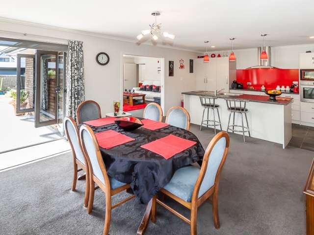 16 Galea Grove Kelvin Grove_3