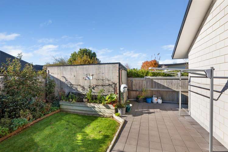 6 Spitfire Drive Burleigh_25