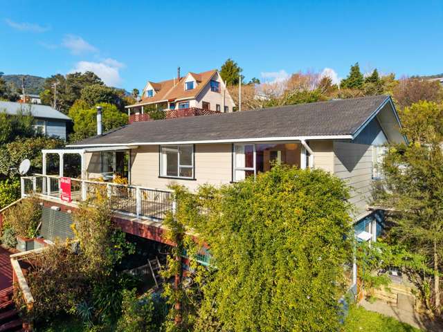 Tranquil Valley Retreat – A Must-See Opportunity!