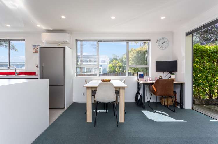 32 Queen Mary Avenue New Lynn_8