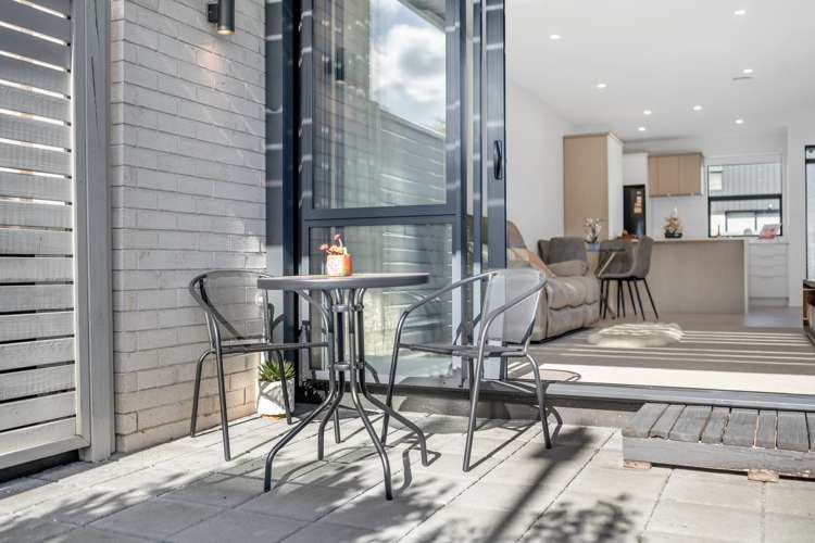 16 Rorida Lane Flat Bush_21