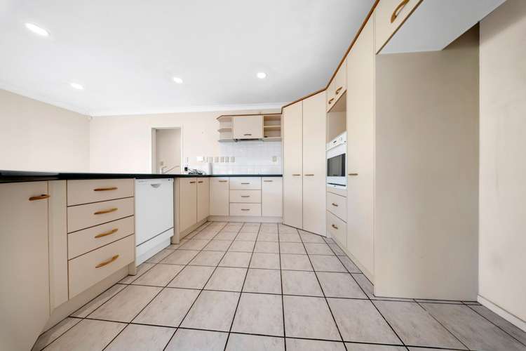 93 Rushgreen Avenue Pahurehure_5