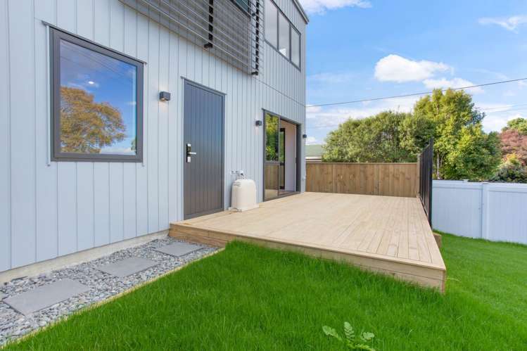 8/196 Royal Road Massey_3