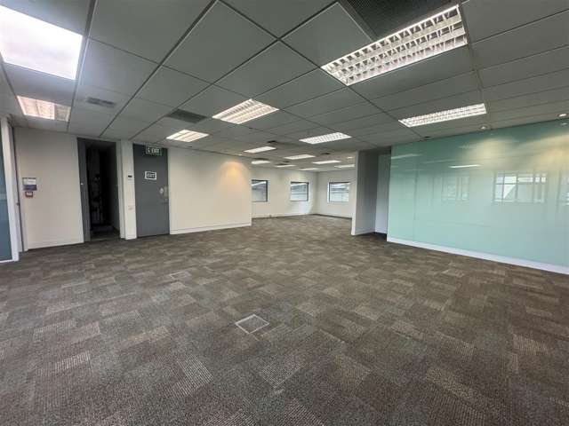 32 Vestey Drive Mount Wellington_4