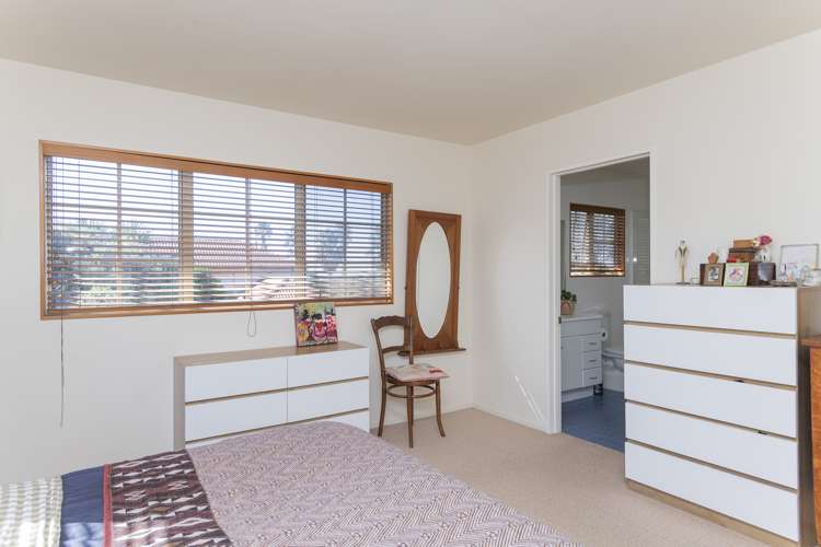 21 Ocean Park Wainui_16