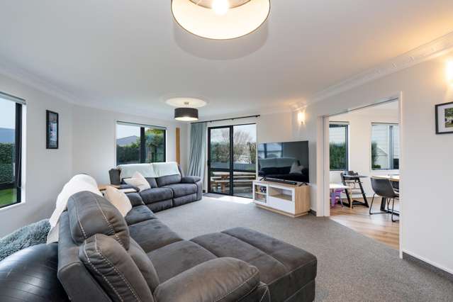 712 Queens Drive Waikiwi_4