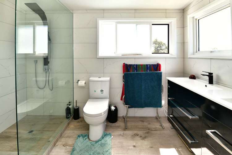 1141 Whangaparaoa Road Tindalls Beach_18