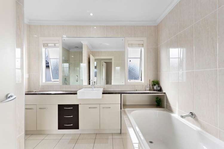 14 Armstrong Farm Drive East Tamaki Heights_24