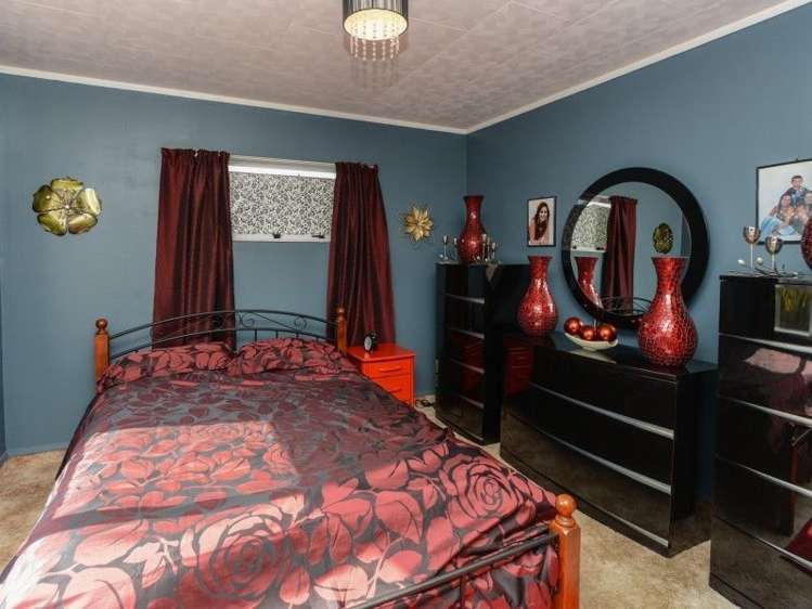 216 Chatham Road Flaxmere_9