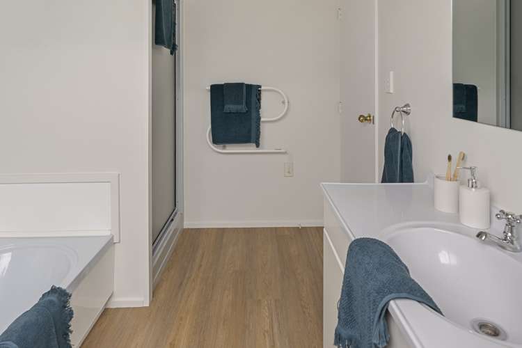 1 Vining Crescent Stoke_15