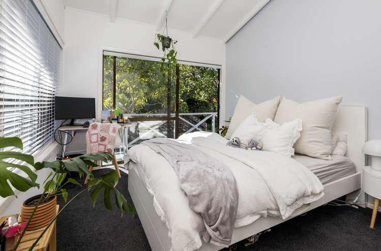 62a Uxbridge Road Mellons Bay_9