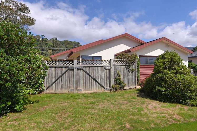 21 Vining Crescent Stoke_19