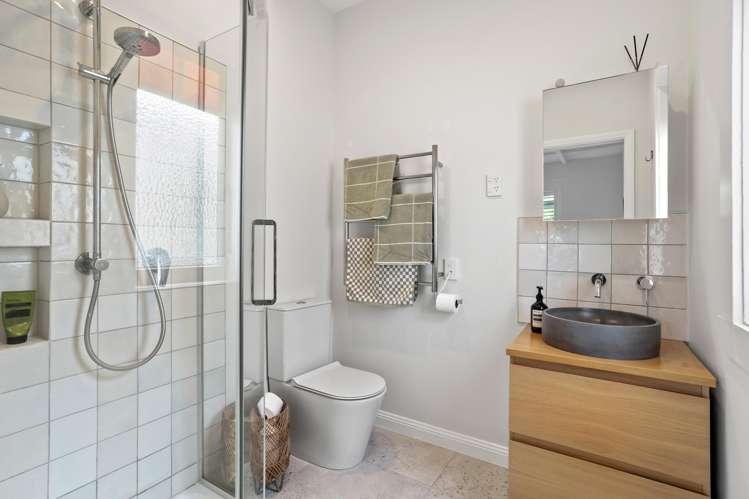 42 Fontenoy Street Mount Albert_11