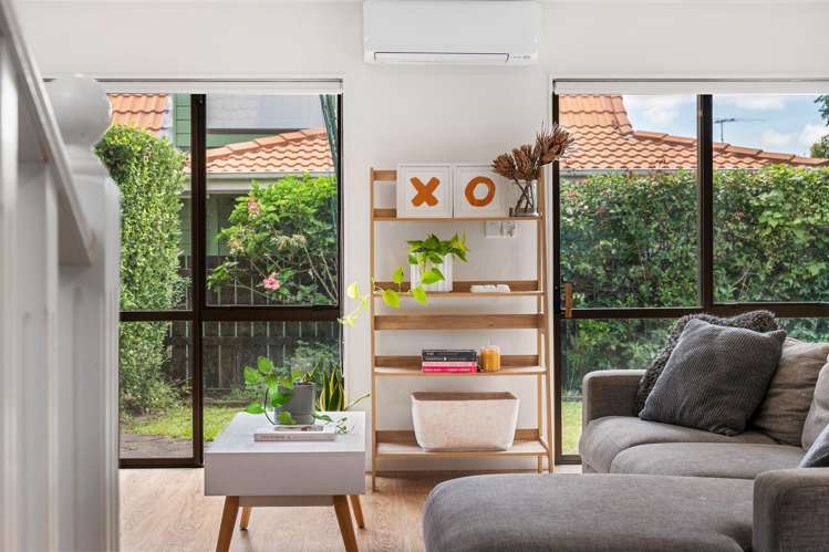 13a Pinewood Grove Botany Downs_7