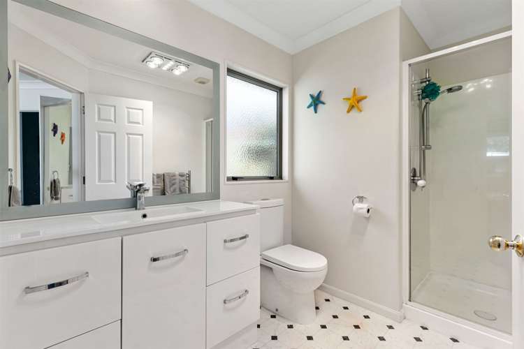 1 Glenrowan Rise Bethlehem_16