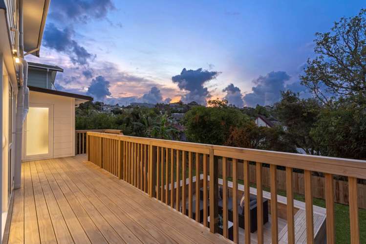 2/7 Louise Place Browns Bay_24