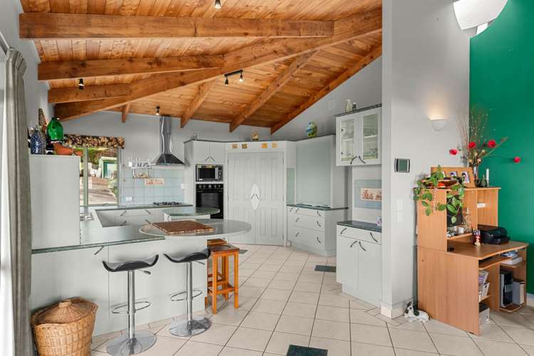 494 Takahiwai Road One Tree Point_6