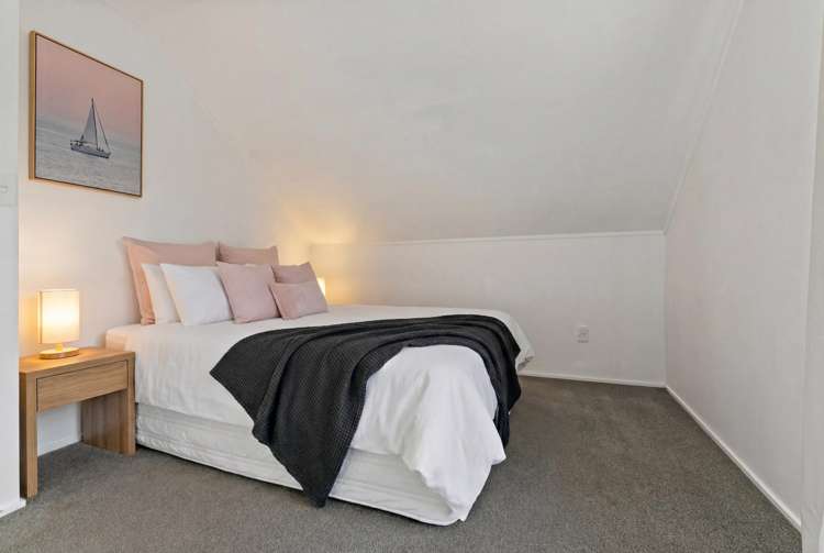 1/147 Spinella Drive Bayview_10